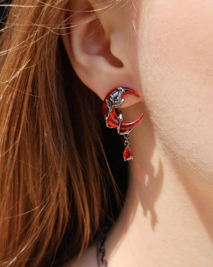Blood Moon Earrings - Nikaneko
