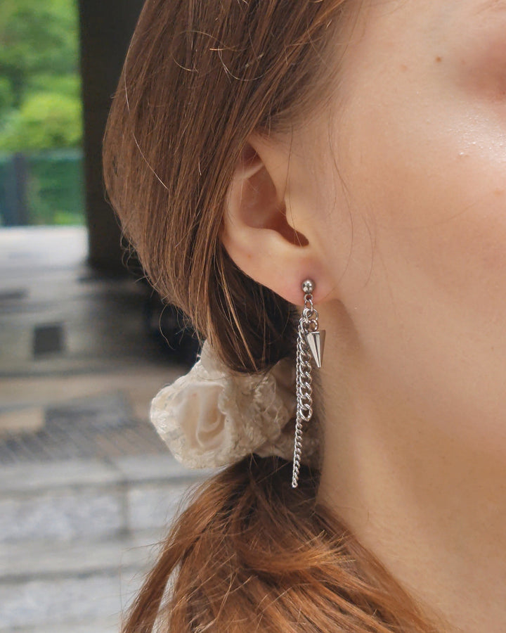Double Chain Cone Earrings - Nikaneko