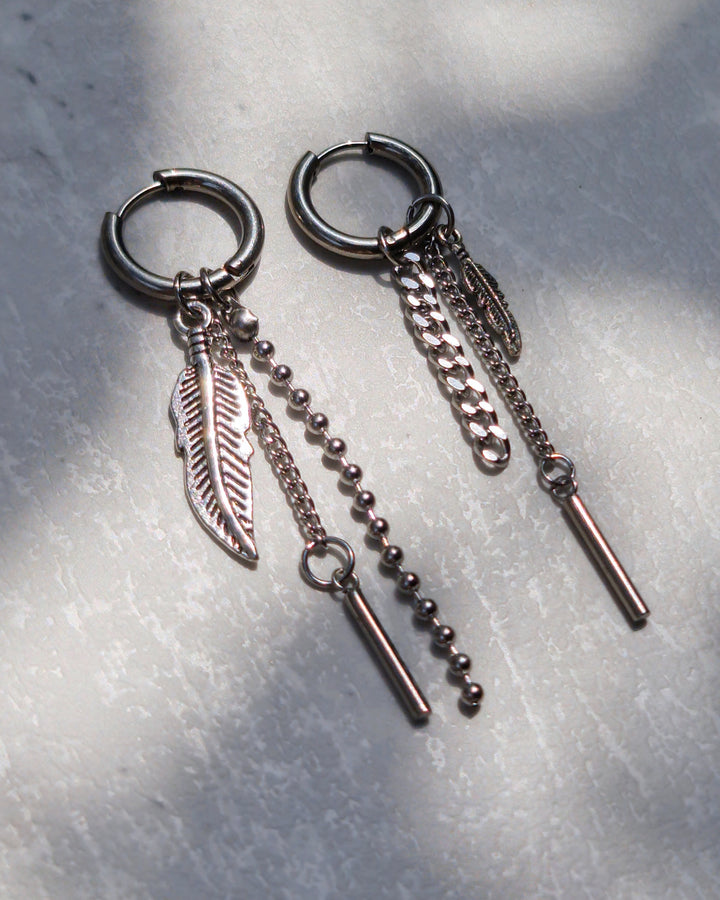Feather and Chain Mismatched Earrings - Nikaneko