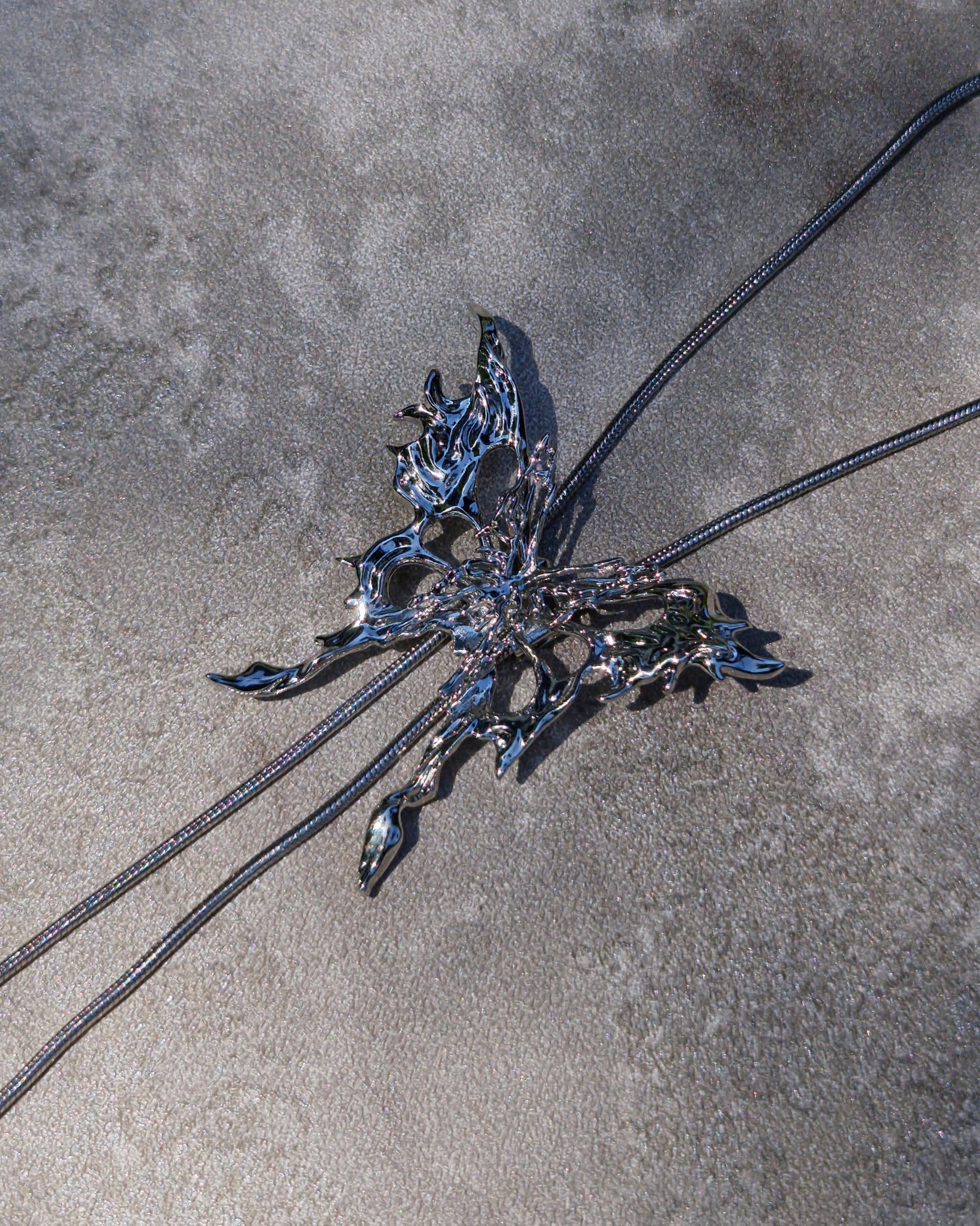 Flutter Cage Necklace - Nikaneko