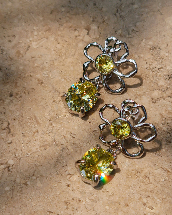 Green Bloom Earrings - Nikaneko