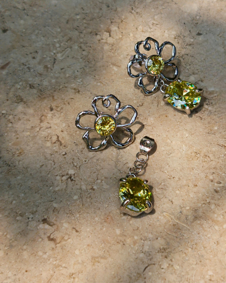 Green Bloom Earrings - Nikaneko