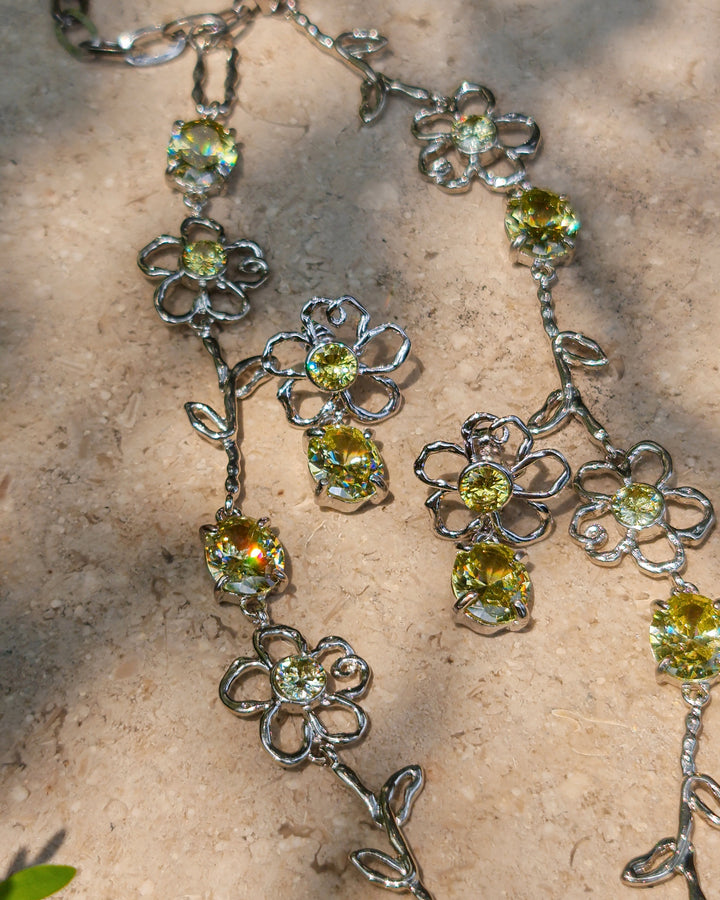 Green Bloom Earrings - Nikaneko