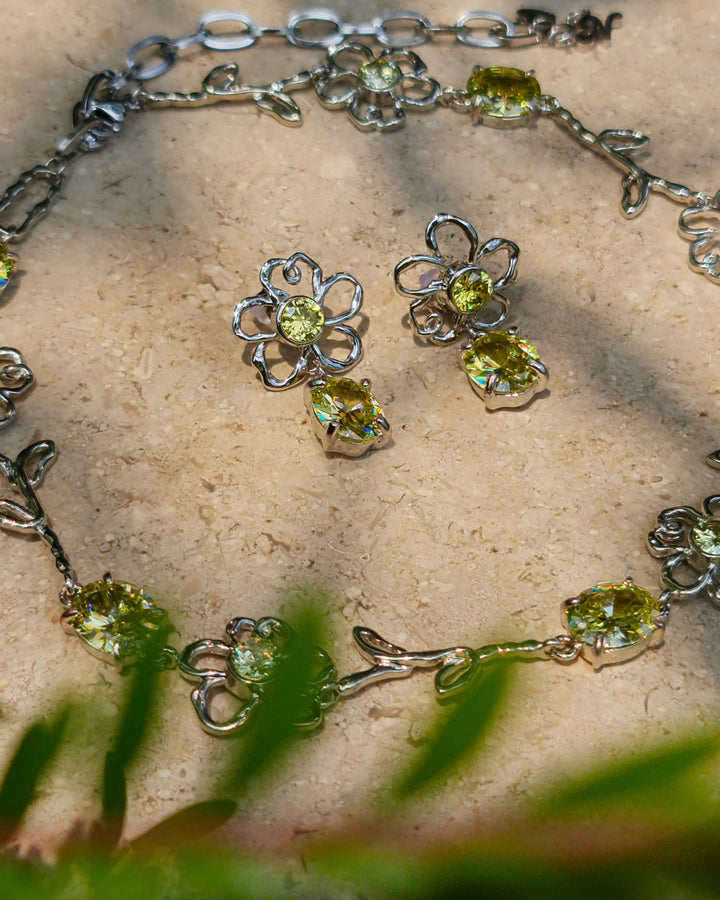 Green Bloom Earrings - Nikaneko