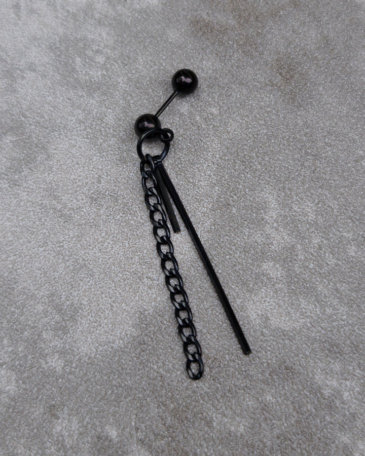 Mismatched Black Chain Rod Earrings - Nikaneko