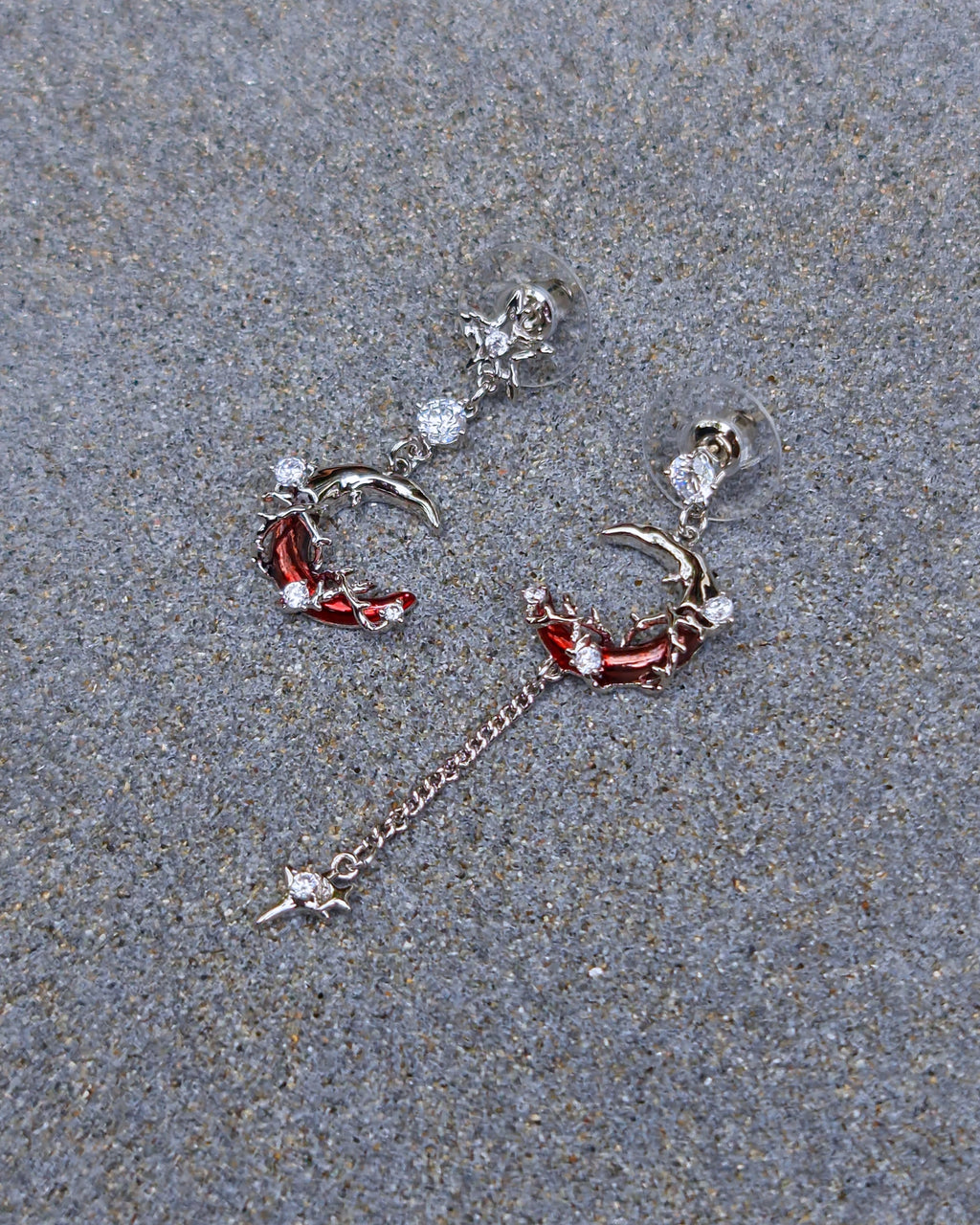 Scarlet Moon Mismatched Earrings - Nikaneko