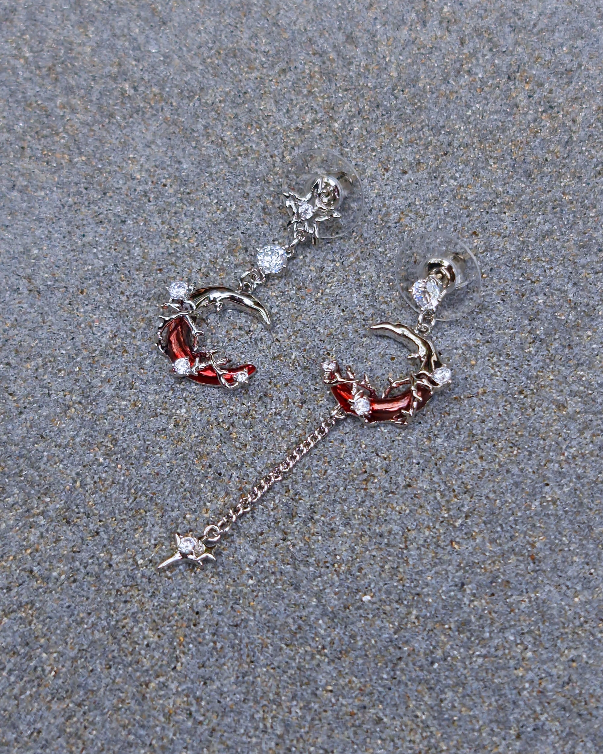 Scarlet Moon Mismatched Earrings - Nikaneko