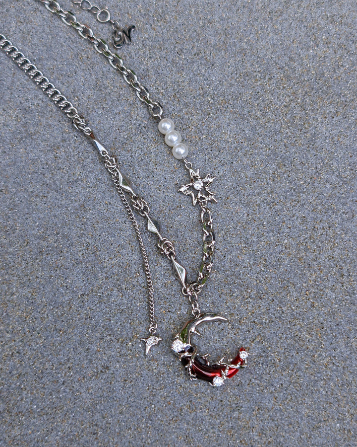 Scarlet Moon Necklace - Nikaneko