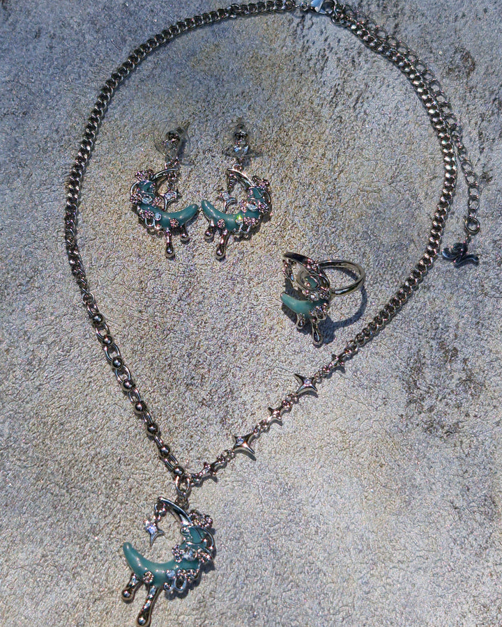 Serenity Moon Necklace - Nikaneko